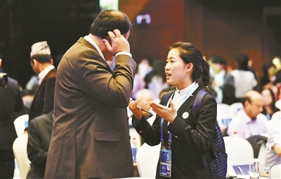 盛會大美亞細(xì)亞，崗位服務(wù)志愿情——記圖文設(shè)計(jì)制作中的奉獻(xiàn)之光